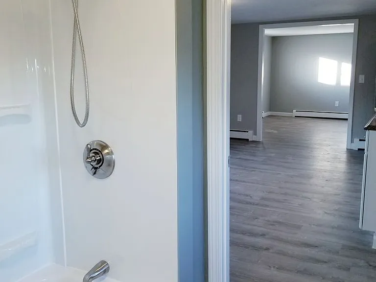 64 South St — Photo 16