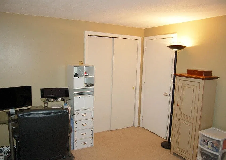 13 Cross St #9