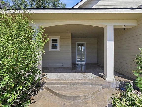 5th image of 2374 NE Trinity Ave