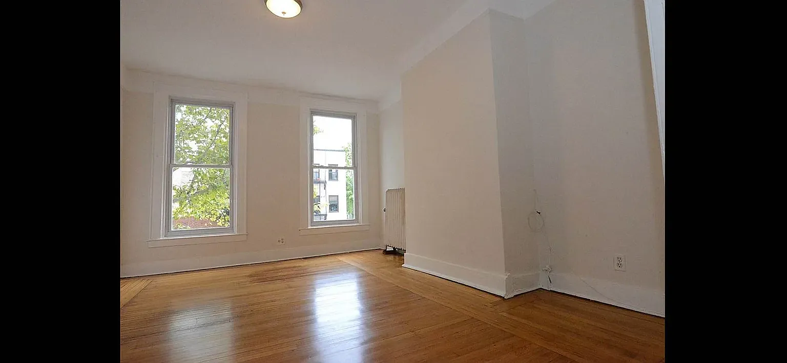 1071 Manhattan Avenue — Photo 1