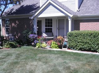 84 Ione Dr UNIT A, South Elgin, IL 60177