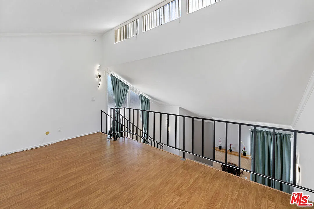 2 bed, 2.0 bath, 1137 sqft, $3,250 — Photo 1
