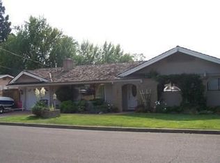 587 N 6th St, Central Pt, OR