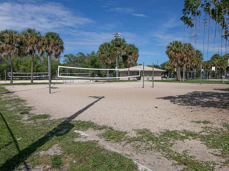 3240 Lake Osborne Dr #208 — Photo 25