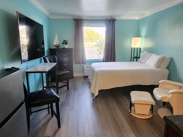 7150 N Tamiami Trl, Sarasota, FL