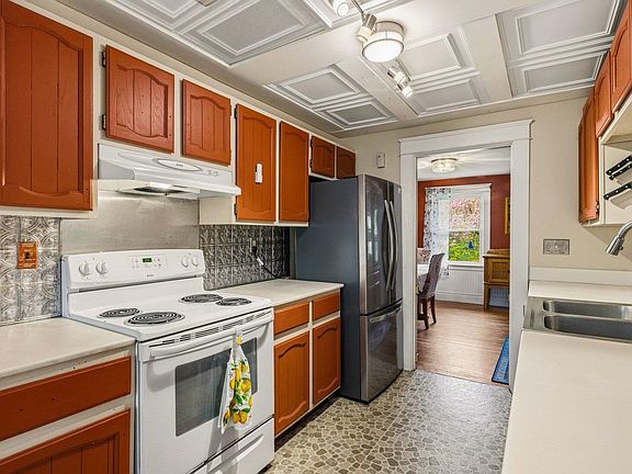 4th image of 26 Edgewood Road