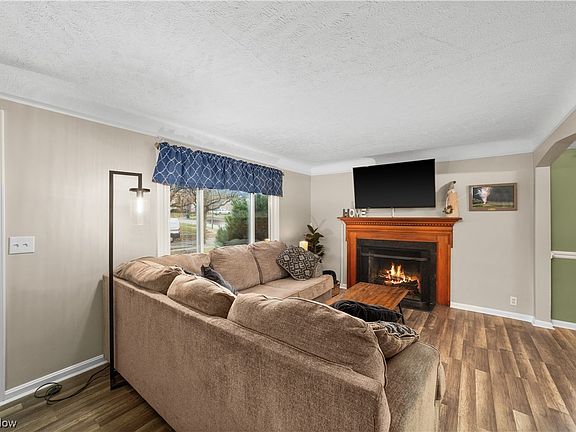 3rd image of 1800 Donwell Dr