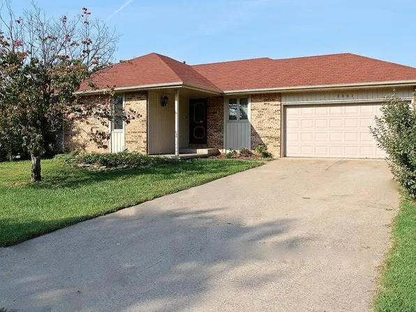2061 S Todd Avenue, Springfield, MO 65807