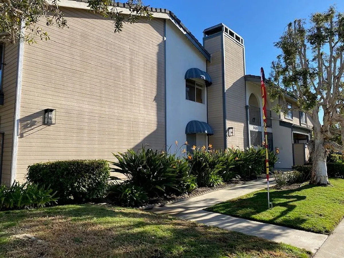 Building Photo - Anaheim5401