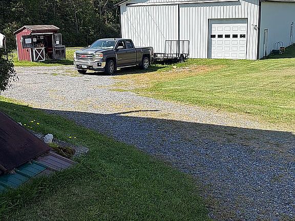 5th image of 3737 Pepper Rd