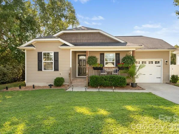 128 Mallory Tai Dr, Lincolnton, NC 28092