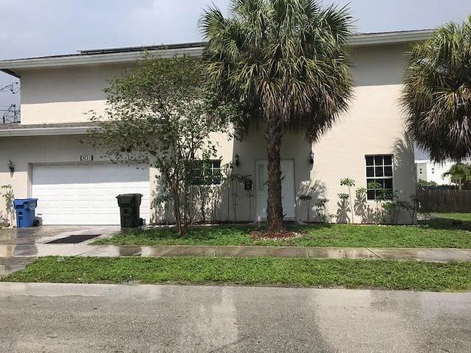 301 NE 35th Ct