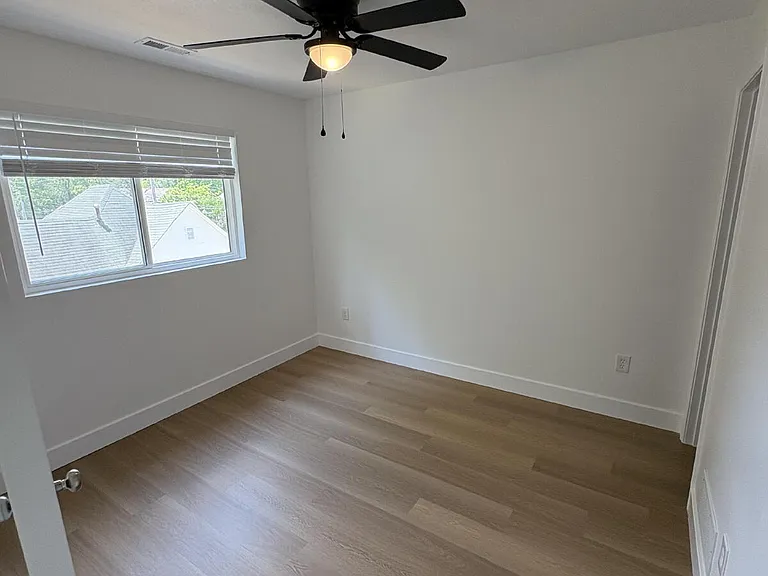 708 N William St #102 — Photo 15