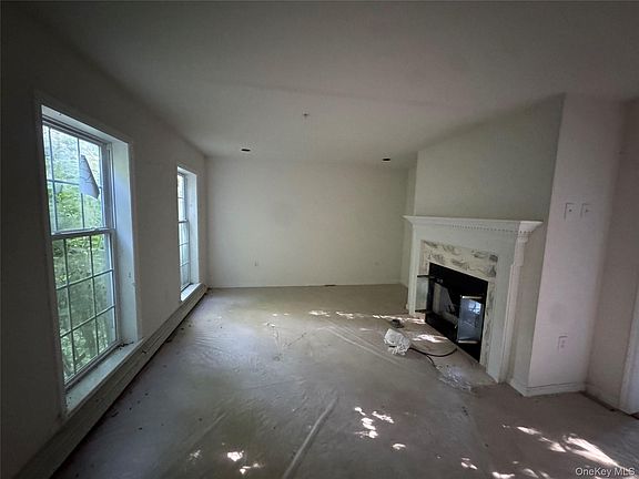 2nd image of 33 Wayne Way