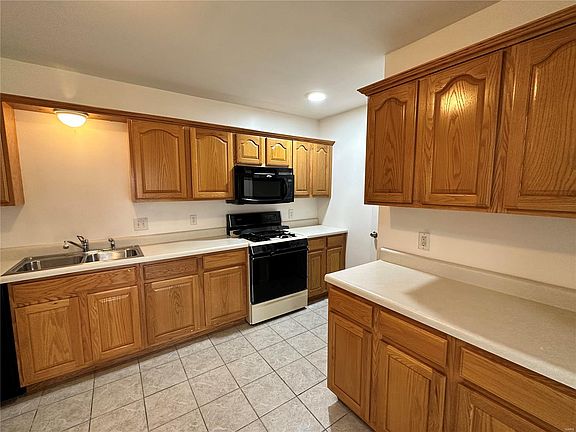 5th image of 225 Courtland Ave