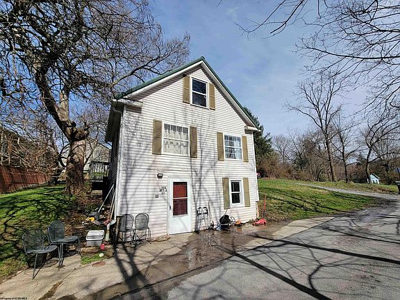 3rd image of 1313 Mineral Ave