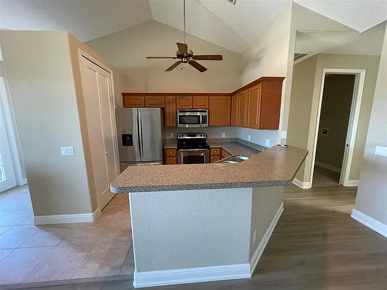 10365 Pendleton Ave — Photo 3