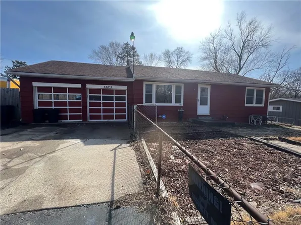 8825 E 23rd St, Kansas City, MO 64129