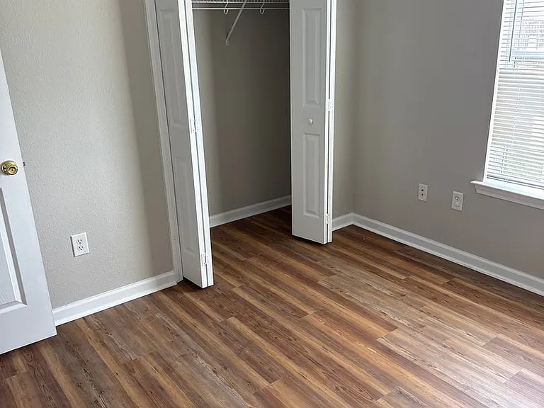 35 Ross Way — Photo 8