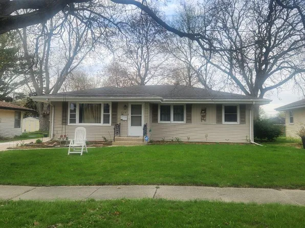 2616 Karen Dr, Rockford, IL 61101