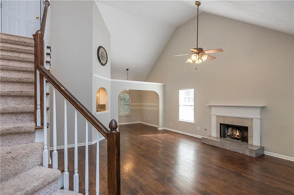 3 bed, 2.5 bath, 1857 sqft, $2,250 — Photo 4