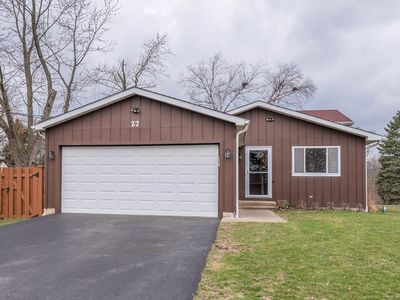 27 Echo Hl, Lake In The Hills, IL, 60156