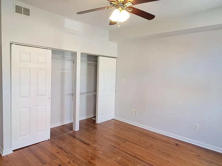 926 S Hanover St — Photo 22