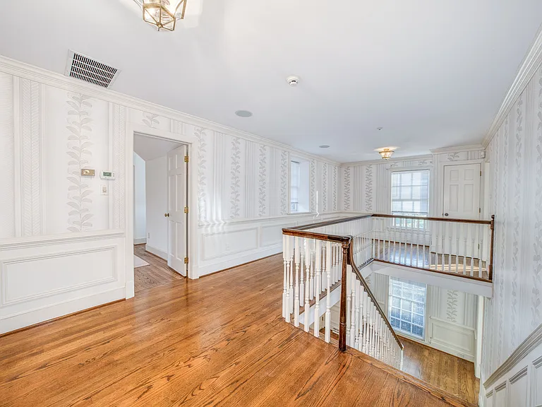 9720 Burnett Dr — Photo 37