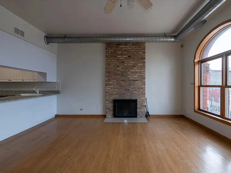 1156 W Grand Ave #2 — Photo 4