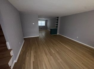 1022 Foxwood Ln, Baltimore, MD 21221