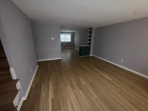 1022 Foxwood Ln, Baltimore, MD 21221