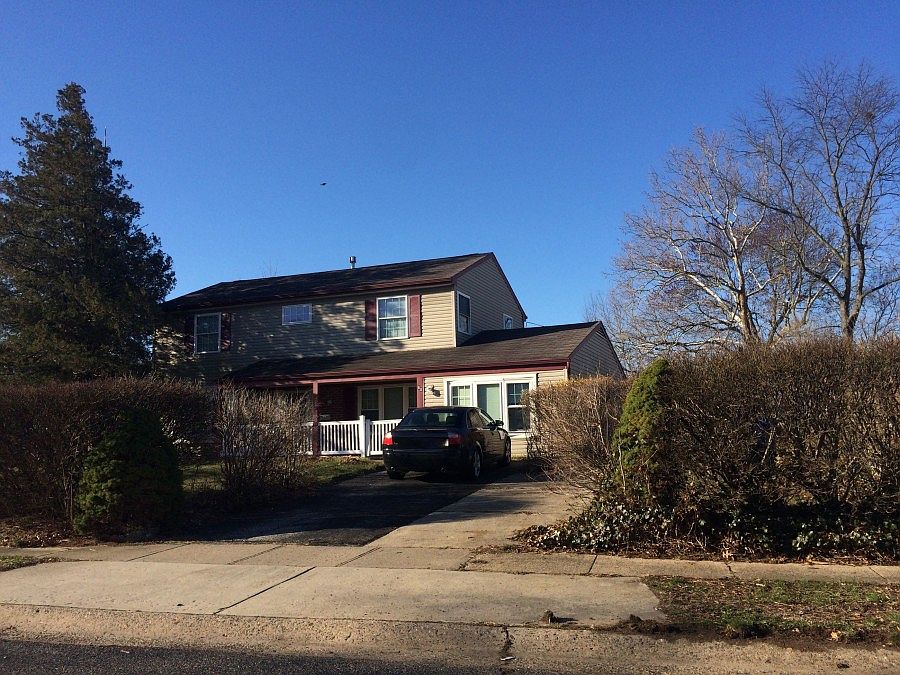 2nd image of 60 Babbitt Ln