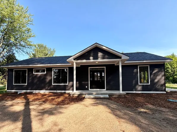 8279 Cherry Ave, Rapid City, MI 49676