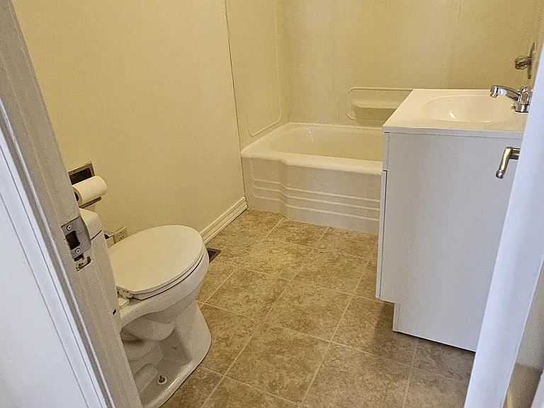 503 N School St — Photo 10