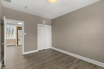 4205 Ellenwood Ave — Photo 2