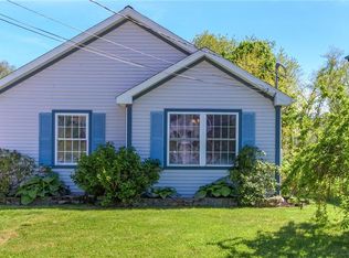 15 Grove Ave, Groton, CT 06340