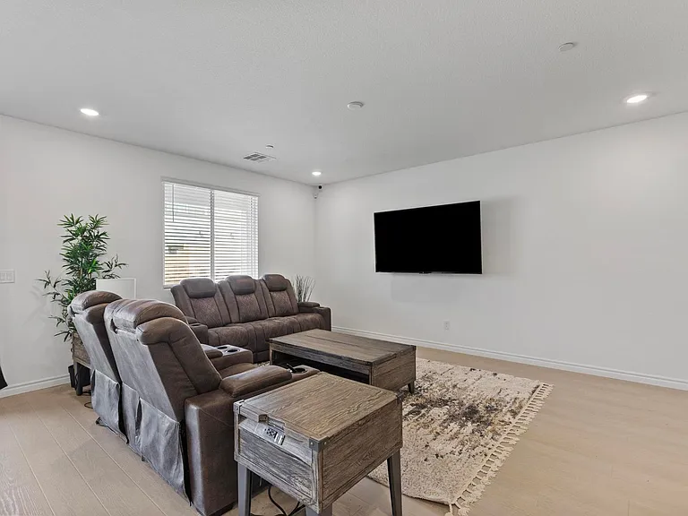 3546 Luciana Glen Ave — Photo 8