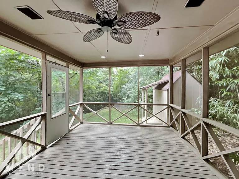 5190 Roger Dr — Photo 18