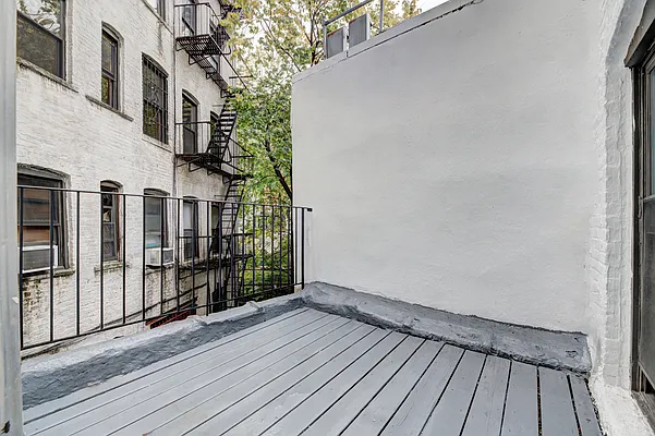 Rented by REAL New York | media 22