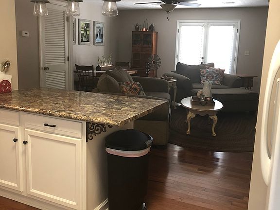 5th image of 4405 Washington Ct