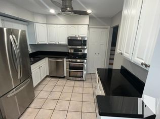 5860 Virginia Ave, Clarendon Hills, IL 60514