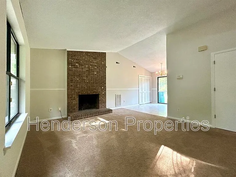 7314 Meadowland Dr — Photo 6