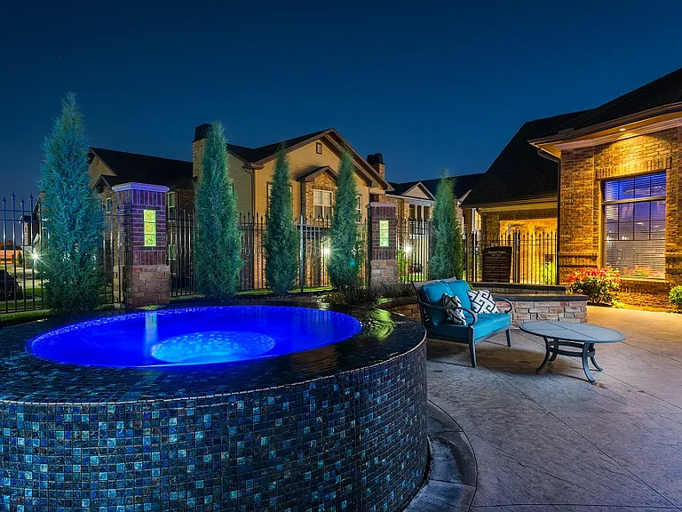 Villas at the Plaza — Photo 7