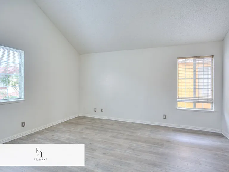 13006 Parkview Dr — Photo 23