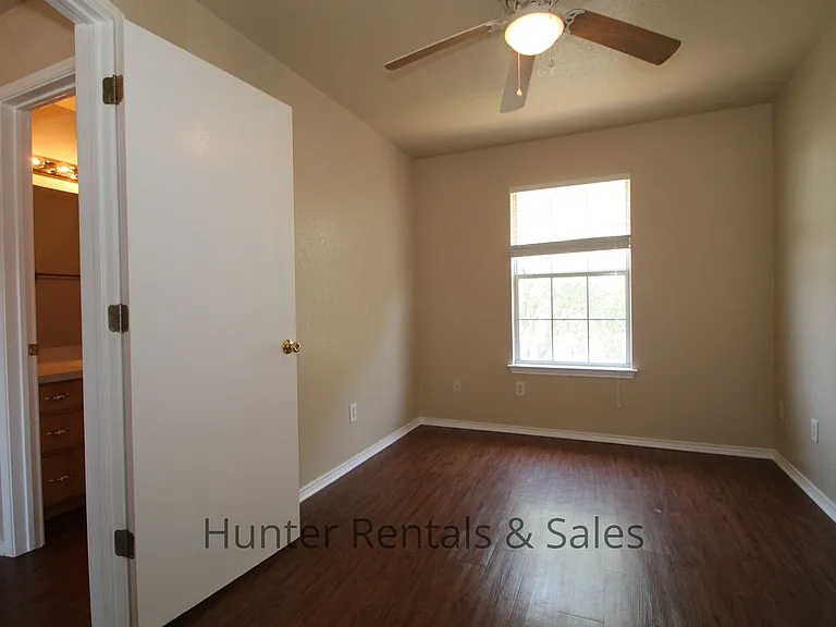 4206B Deek Dr — Photo 16