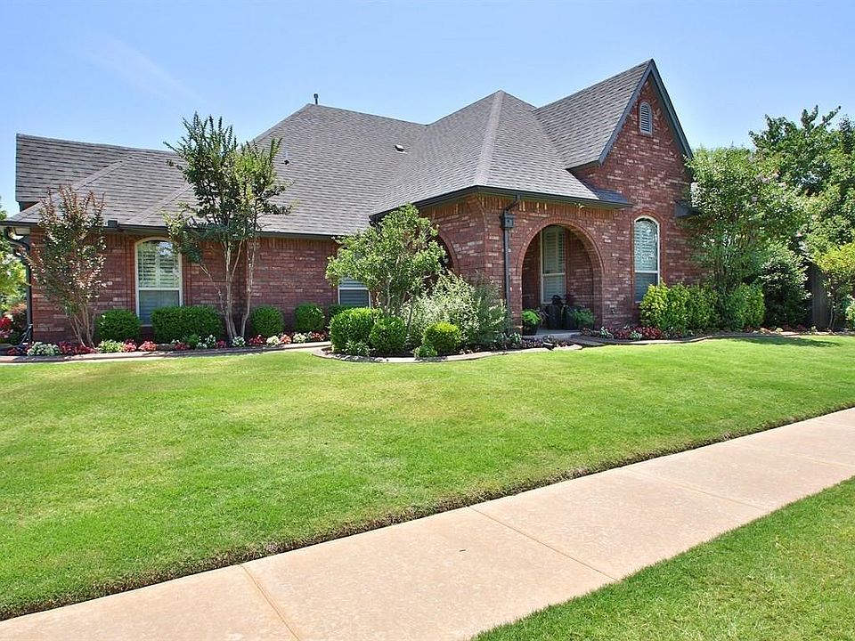 1st image of 17001 Vitoria Dr