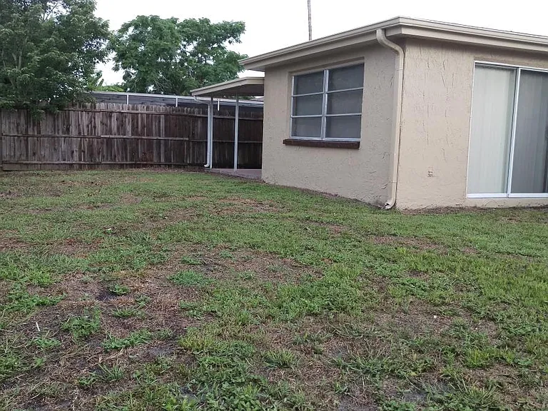7010 Oakshire Dr — Photo 31