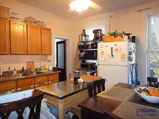 Rented by Brownstone Real Estate | media 32