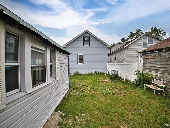 2nd image of 300 Crowley Ave