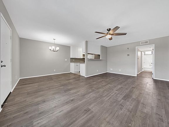 4th image of 15928 Vanowen St APT 113